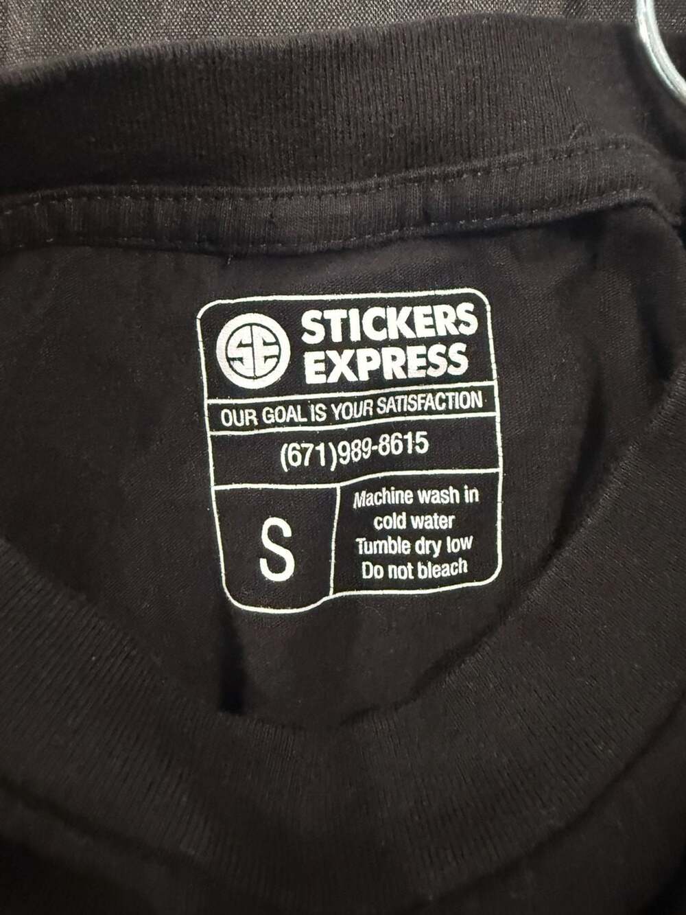 Stickers Express Dragon Graphic Print Black Crew Neck T-Shirt Size S